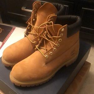 NWOT Timberland Classics (Butters)